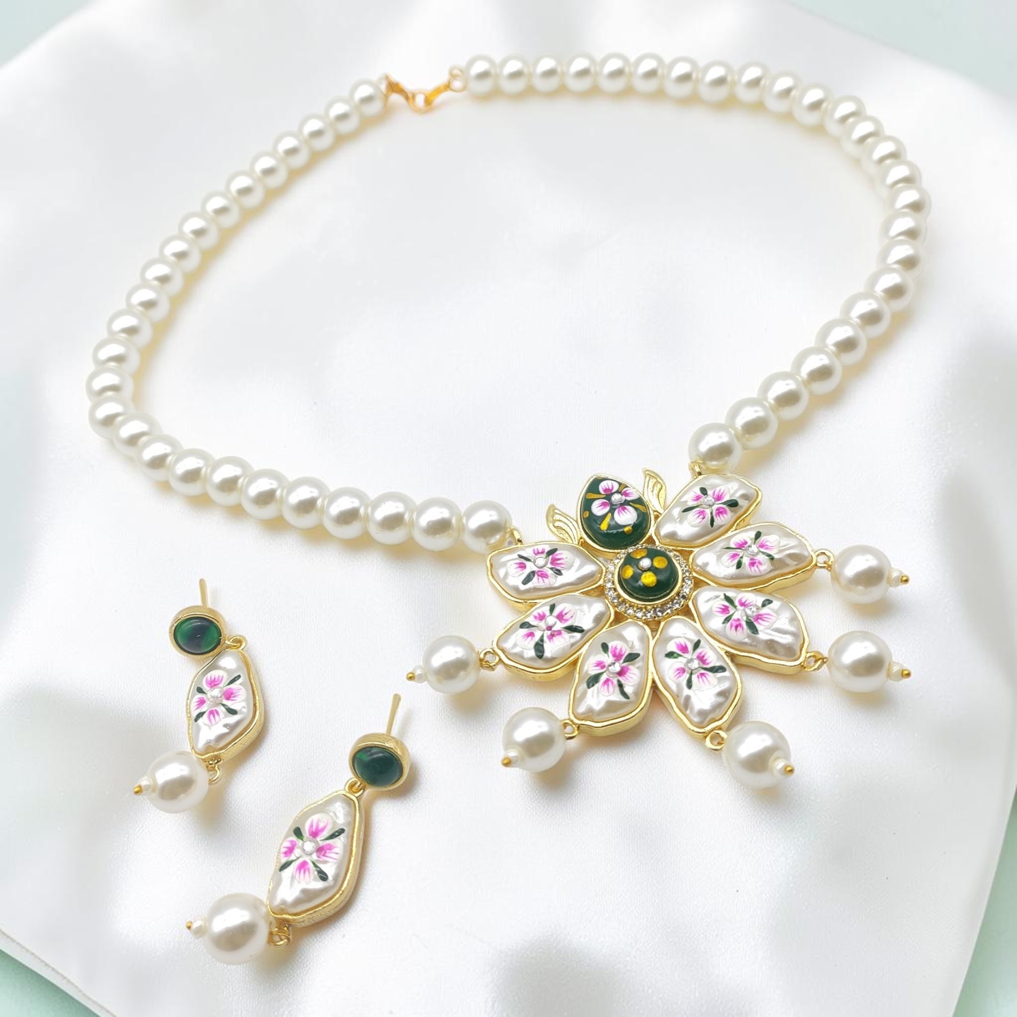 Hand Painted Floral Pearl Necklace Set – Green - Image 4