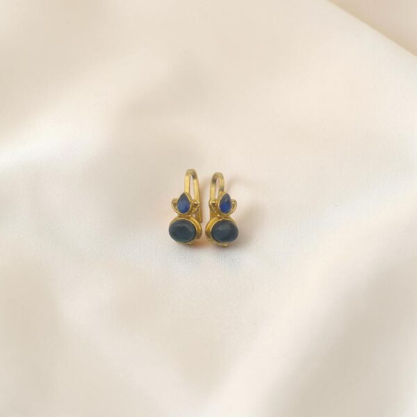 Elegant Royal Blue Stone Bugadi