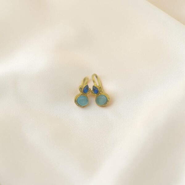 Elegant Light Blue Stone Bugadi