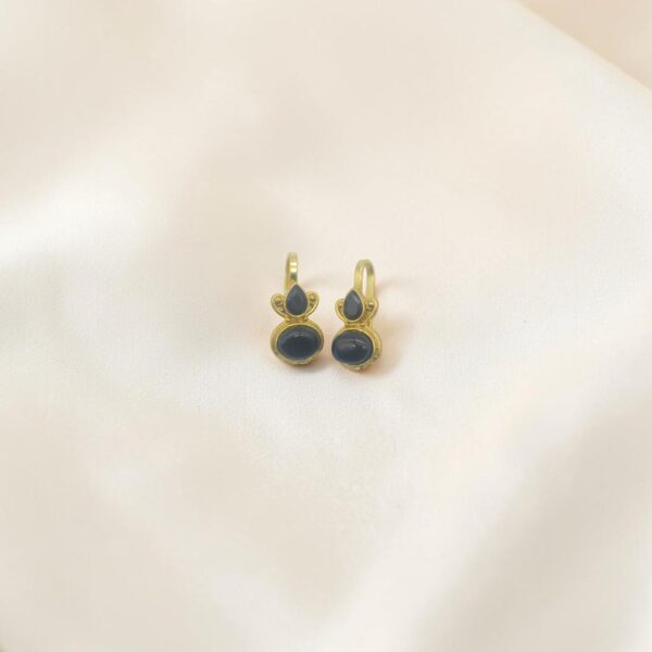 Elegant Black Stone Bugadi