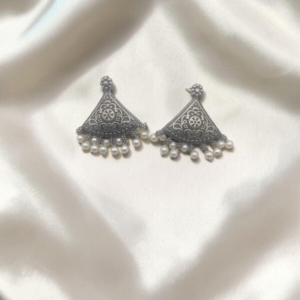 Oxidized Pearl Fan Earrings